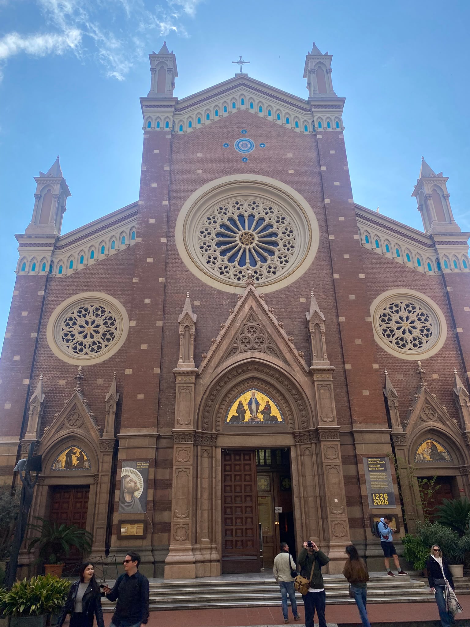 St. Antoine church, İstiklal